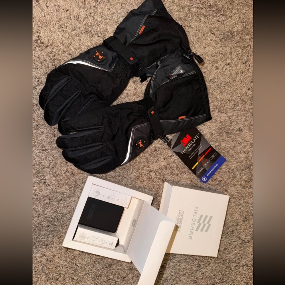 3M Thinsulate Mobile Warming Heated Gloves w/ rechargeable battery